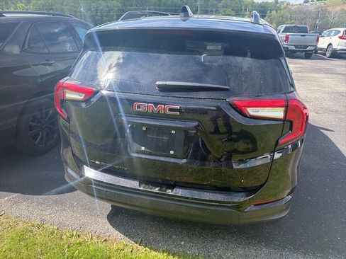 Used 2023 GMC Terrain SLT w/ Tech Package AWD/4WD image 4