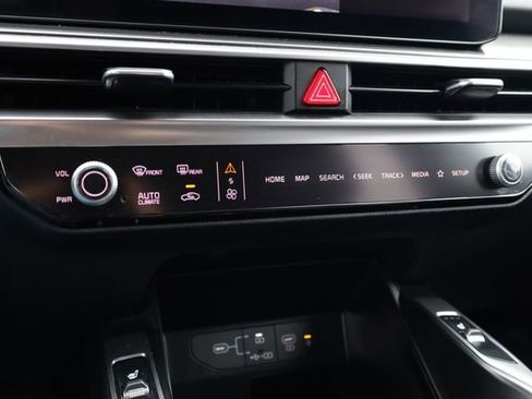 Certified 2024 Kia Sorento S image 23