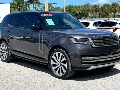 Used 2025 Land Rover Range Rover Long Wheelbase SE image 2