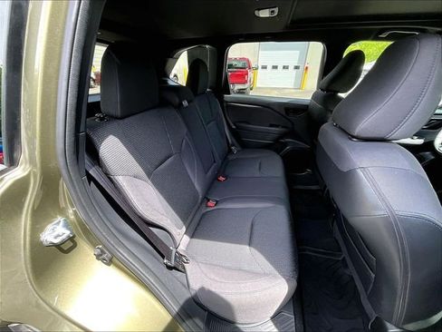Used 2025 Subaru Forester Premium AWD/4WD image 23