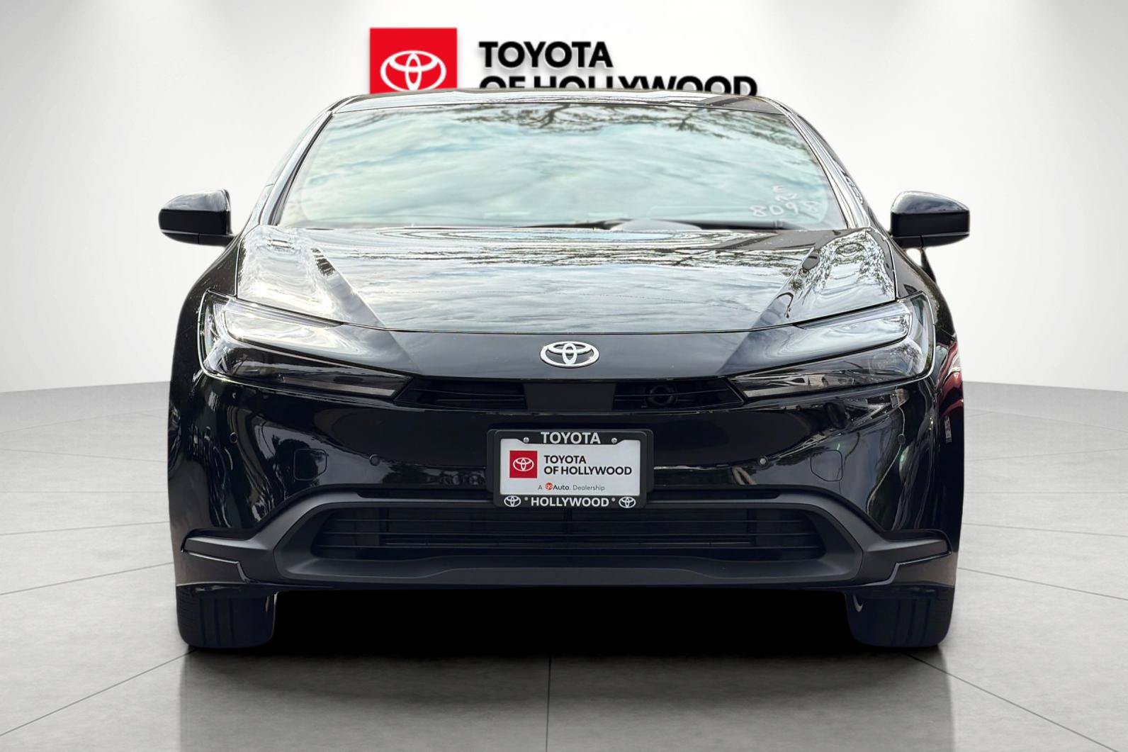 New 2027 Toyota Prius LE FWD image 8