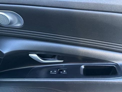 Used 2022 Hyundai Elantra Limited image 43