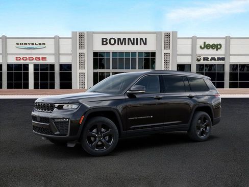 New 2026 Jeep Grand Cherokee L Limited w/ Limited Altitude Package AWD/4WD image 2