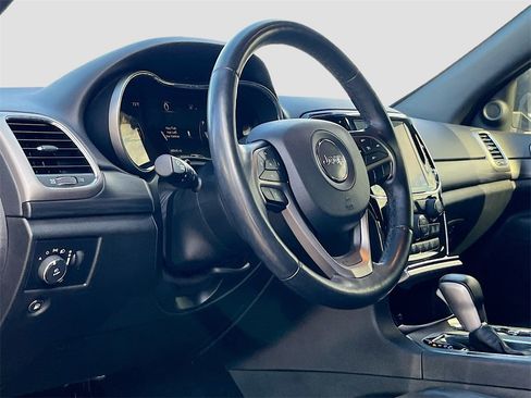 Used 2020 Jeep Grand Cherokee Altitude image 9