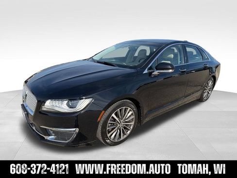 Used 2017 Lincoln MKZ Premiere AWD/4WD image 2