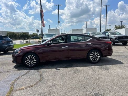 Used 2025 Nissan Altima 2.5 SV FWD image 6