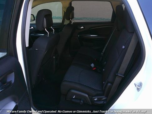 Used 2020 Dodge Journey SE w/ SE Popular Equipment Group image 21