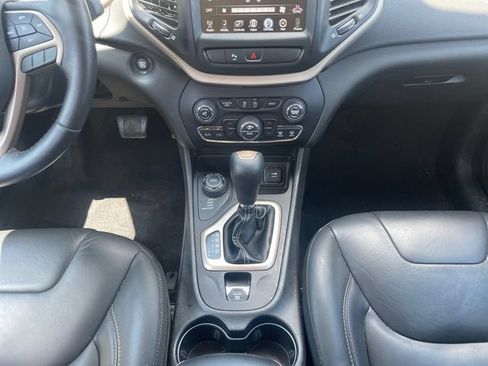 Used 2018 Jeep Cherokee Limited w/ High Altitude Package AWD/4WD image 11