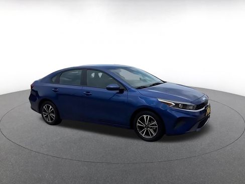 Used 2024 Kia Forte LXS FWD image 2