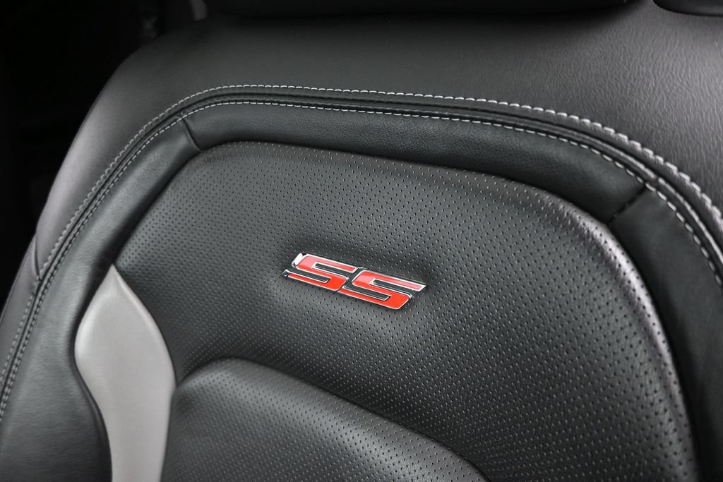 Used 2019 Chevrolet Camaro SS RWD image 18