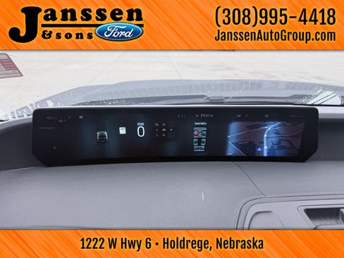 Used 2025 Ford Expedition Platinum AWD/4WD image 23