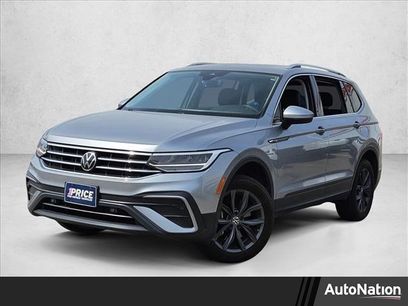 Used 2023 Volkswagen Tiguan SE w/ Panoramic Sunroof Package