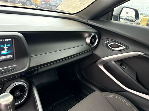 Used 2017 Chevrolet Camaro LT image 17
