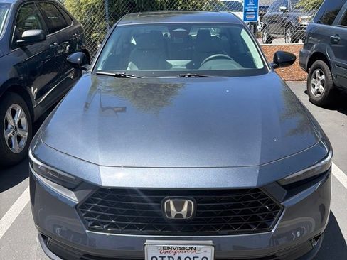 Used 2025 Honda Accord SE image 1