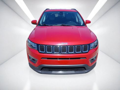 Used 2020 Jeep Compass Latitude w/ Popular Equipment Group FWD image 3