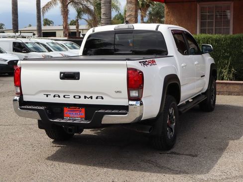 Used 2019 Toyota Tacoma TRD Off-Road AWD/4WD image 10