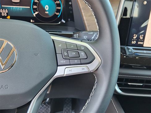 New 2025 Volkswagen Atlas Peak Edition SE image 9