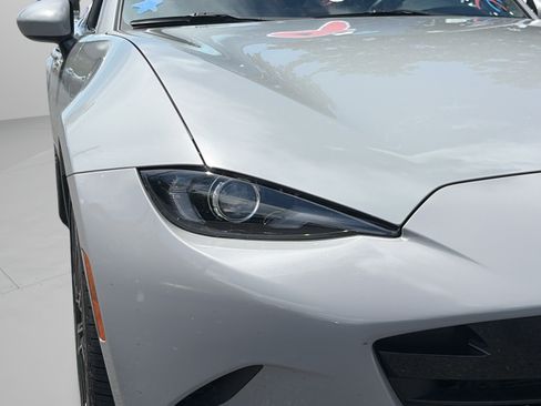 Used 2024 MAZDA MX-5 Miata RF Grand Touring RWD image 15