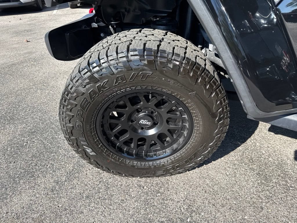 Used 2023 Jeep Gladiator Rubicon w/ LED Lighting Group AWD/4WD image 32