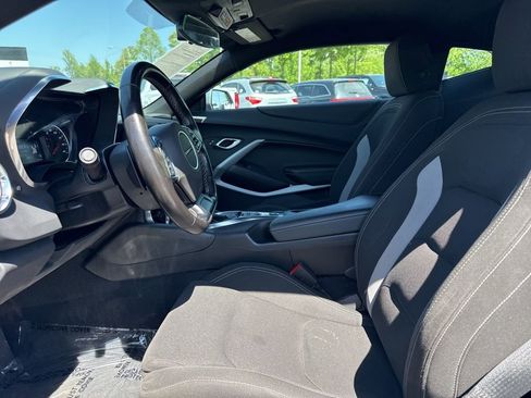 Used 2023 Chevrolet Camaro LT RWD image 9