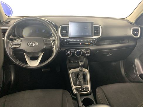 Used 2024 Hyundai Venue SEL FWD image 32