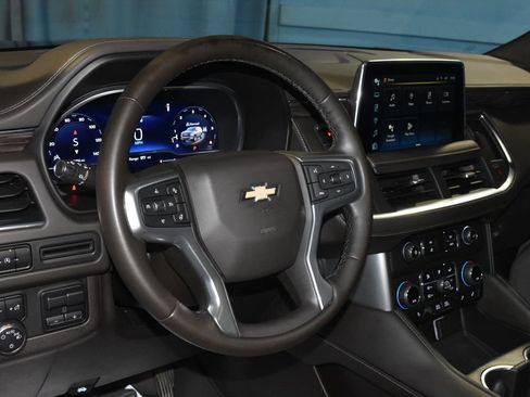 Used 2023 Chevrolet Suburban LT w/ LT Signature Package AWD/4WD image 2