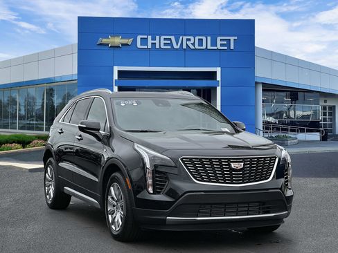 Certified 2023 Cadillac XT4 Premium Luxury w/ Cold Weather Package AWD/4WD image 6