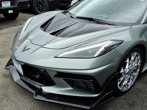 Used 2022 Chevrolet Corvette Stingray Preferred Cpe w/ Z51 Performance Package RWD image 7