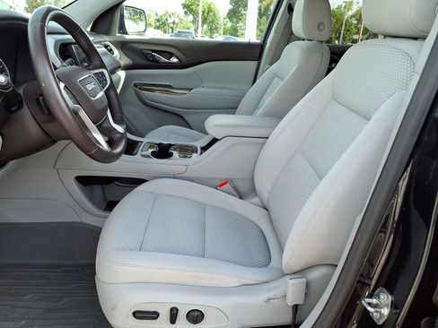 Used 2020 GMC Acadia SLE w/ Driver Convenience Package FWD image 26