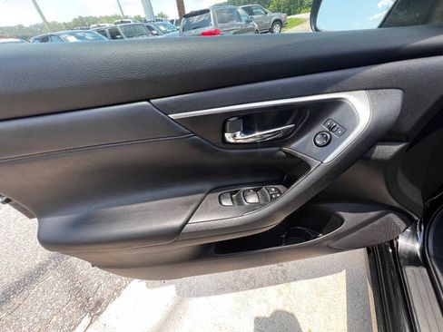 Used 2015 Nissan Altima 2.5 S w/ Power Driver Seat Package FWD image 18