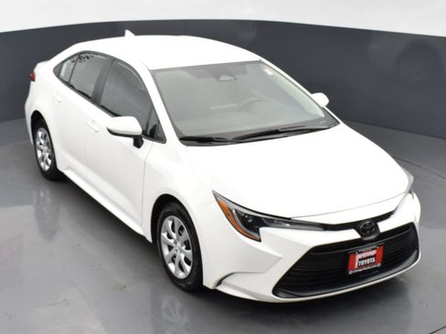 Used 2024 Toyota Corolla LE FWD image 21
