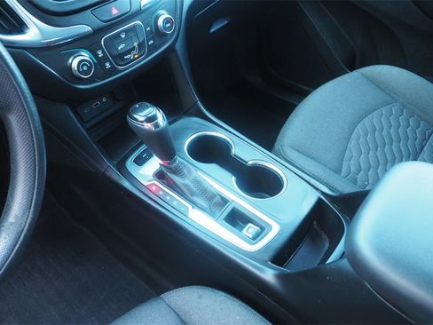 Used 2020 Chevrolet Equinox LT image 12