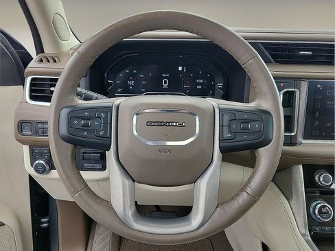 Used 2022 GMC Yukon XL Denali w/ Denali Premium Package AWD/4WD image 20
