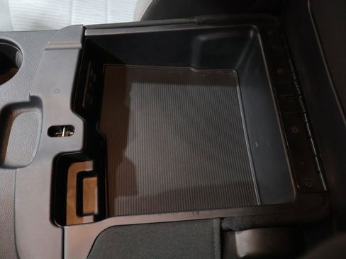 Used 2023 RAM 1500 Classic SLT image 31