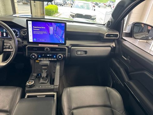 Used 2025 Toyota 4Runner Limited AWD/4WD image 48