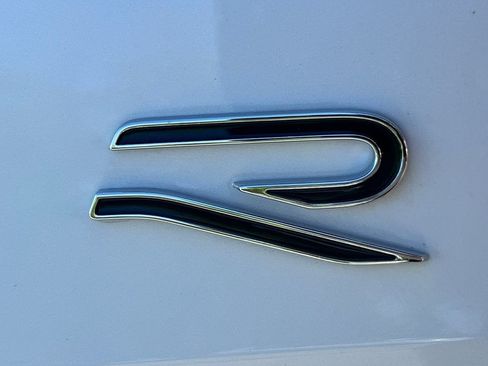 New 2026 Volkswagen Tiguan SE R-Line AWD/4WD image 10