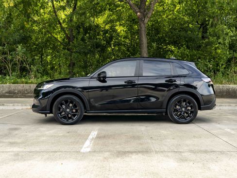 Used 2025 Honda HR-V Sport image 6