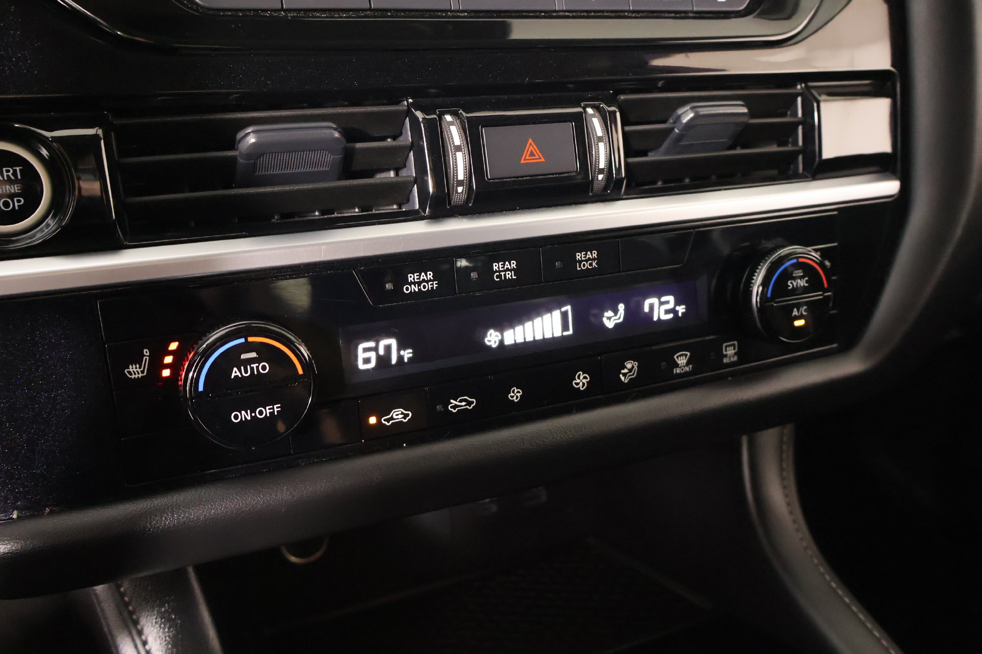 Used 2024 Nissan Pathfinder SV FWD image 7
