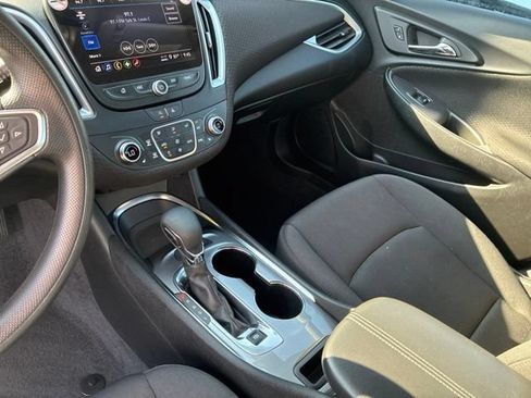 Used 2025 Chevrolet Malibu LT FWD image 22