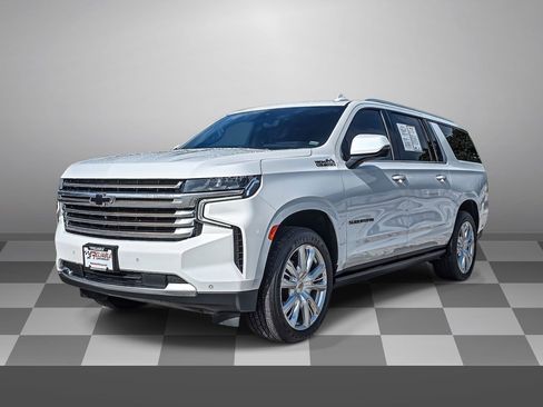 Used 2022 Chevrolet Suburban High Country w/ Max Trailering Package AWD/4WD image 3