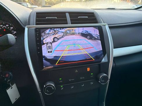 Used 2015 Toyota Camry SE FWD image 9