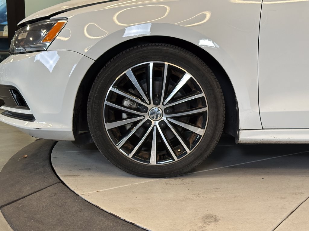 Used 2016 Volkswagen Jetta Sport FWD image 25