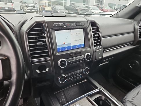 Used 2020 Ford Expedition Limited w/ Equipment Group 301A AWD/4WD image 12