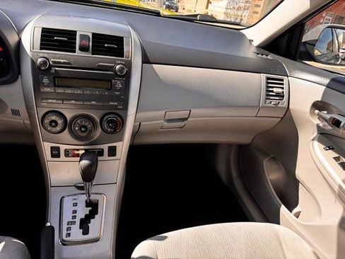 Used 2011 Toyota Corolla LE FWD image 17