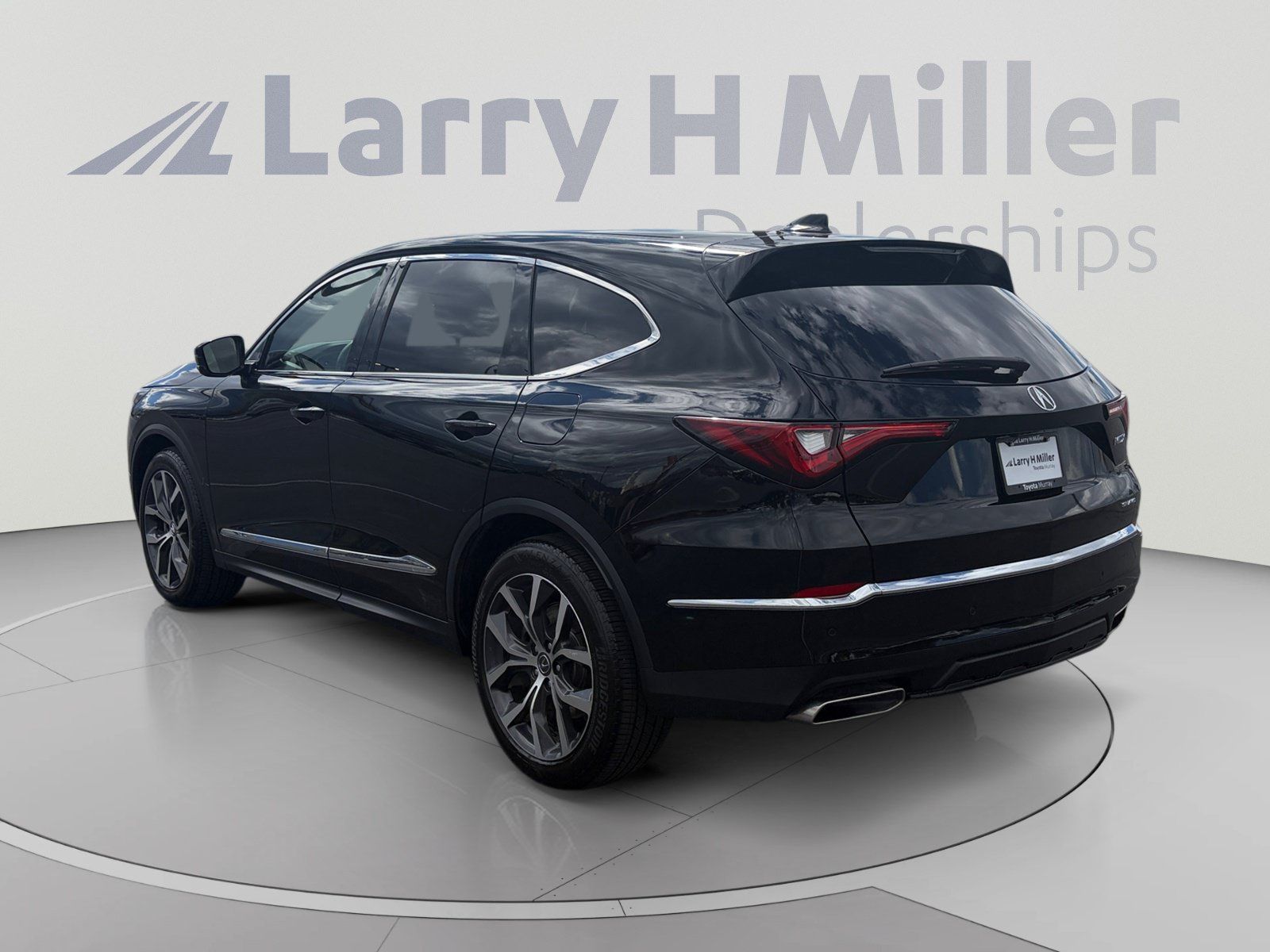 Used 2023 Acura MDX w/ Technology Package AWD/4WD image 3