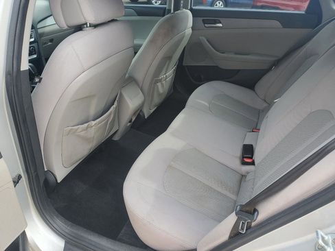 Used 2018 Hyundai Sonata SE FWD image 12