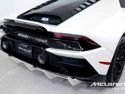 Used 2022 Lamborghini Huracan EVO AWD/4WD image 29