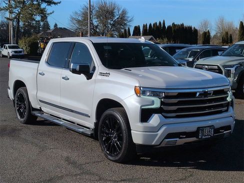 Used 2024 Chevrolet Silverado 1500 High Country w/ High Country Premium Package image 7