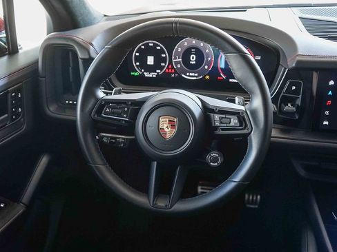 Used 2025 Porsche Cayenne GTS AWD/4WD image 14