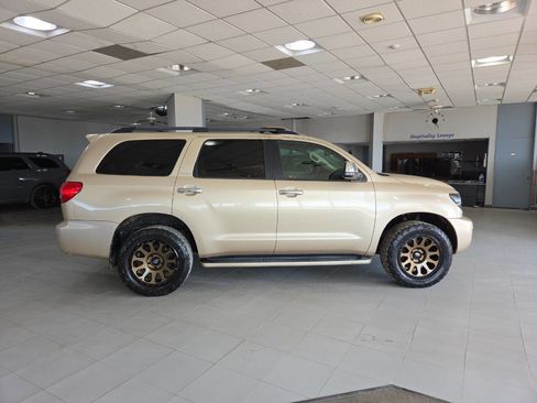Used 2011 Toyota Sequoia Platinum AWD/4WD image 8